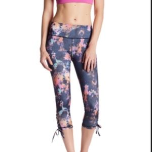 Mono B Splatter Lace-Up Capri Leggings Multi S M